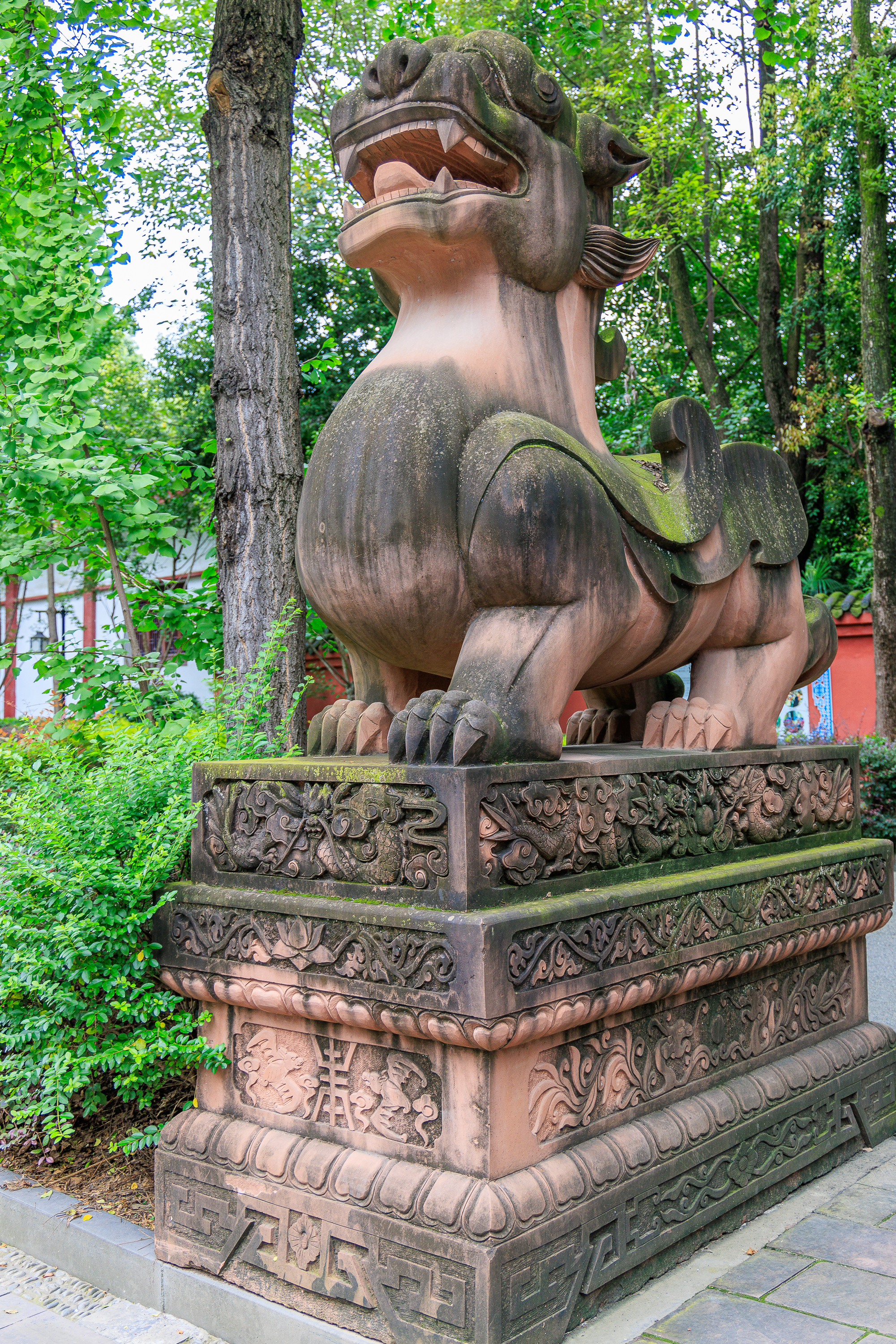 Löwenstatue